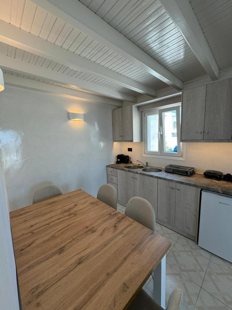 סנטוריני Gervi Suites מראה חיצוני תמונה