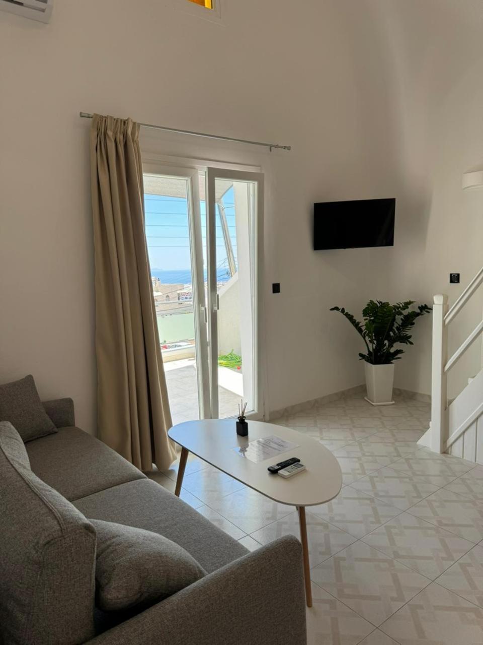 סנטוריני Gervi Suites מראה חיצוני תמונה