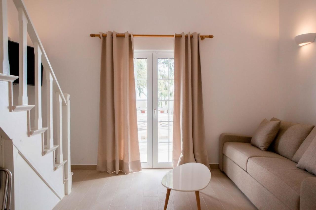 סנטוריני Gervi Suites מראה חיצוני תמונה